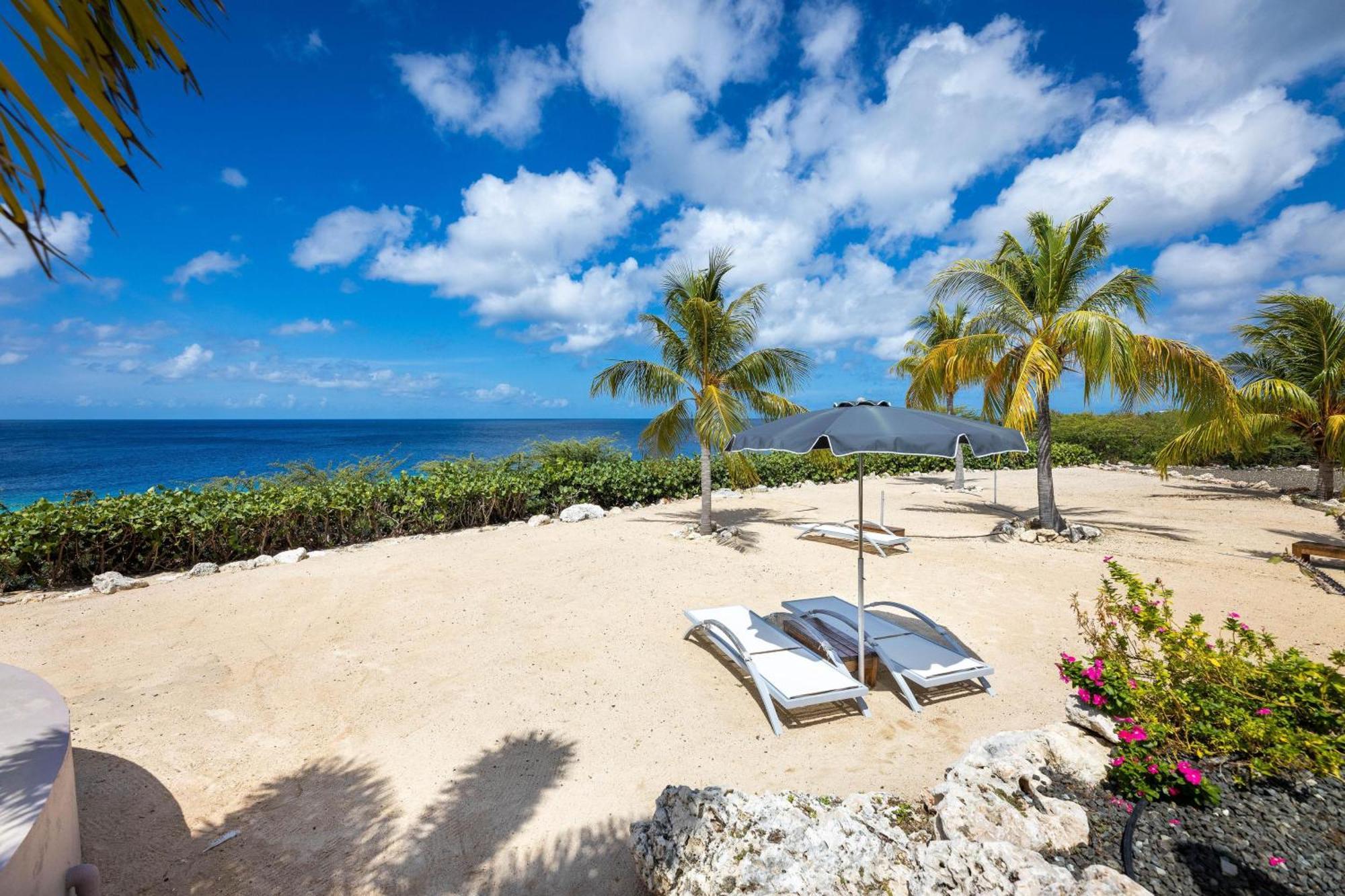 Coral Estate Luxury Resort Willibrordus エクステリア 写真