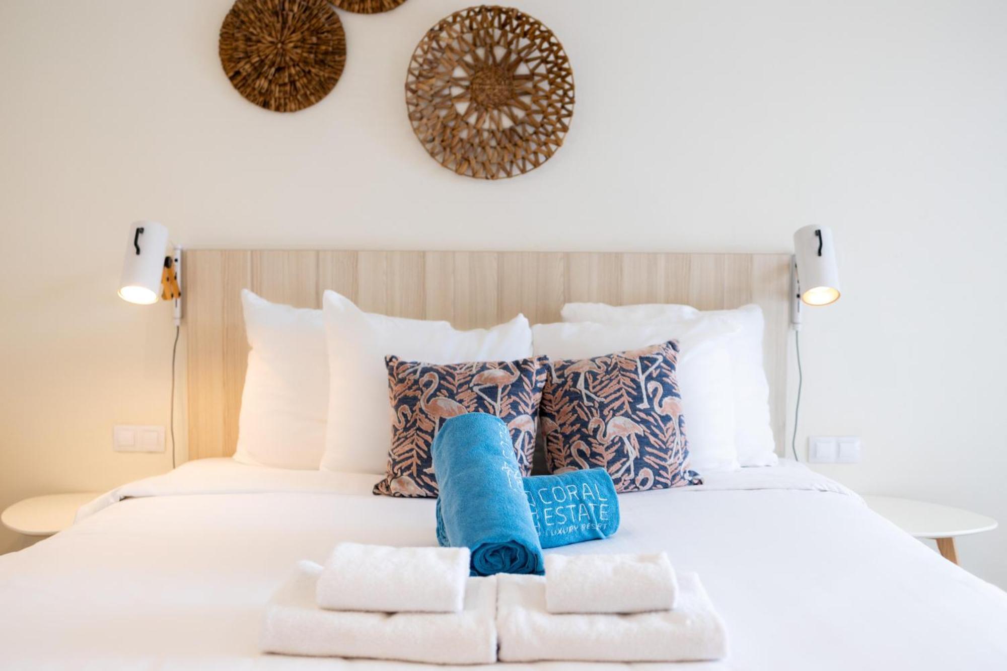 Coral Estate Luxury Resort Willibrordus エクステリア 写真